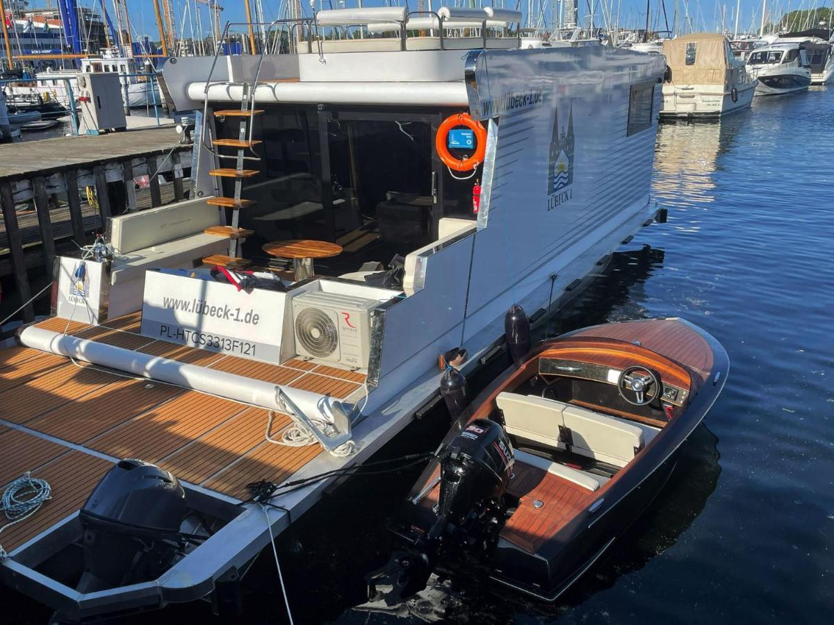Hausboot Mit Traumlage In Luebeck-Travemuende Hotel Exterior photo