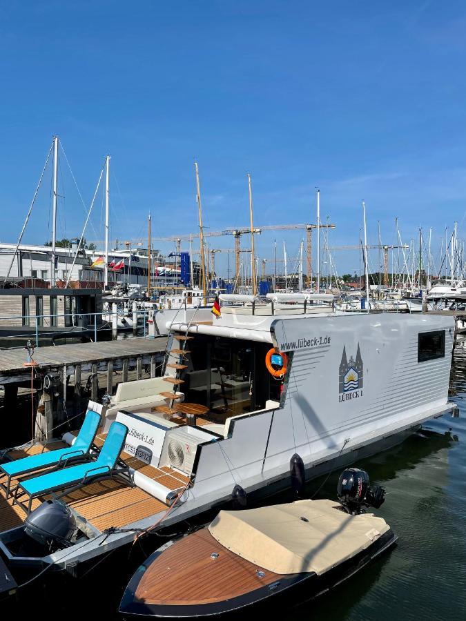 Hausboot Mit Traumlage In Luebeck-Travemuende Hotel Exterior photo