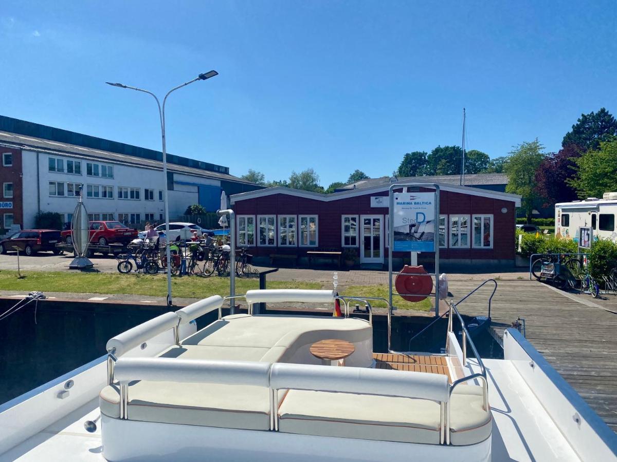Hausboot Mit Traumlage In Luebeck-Travemuende Hotel Exterior photo