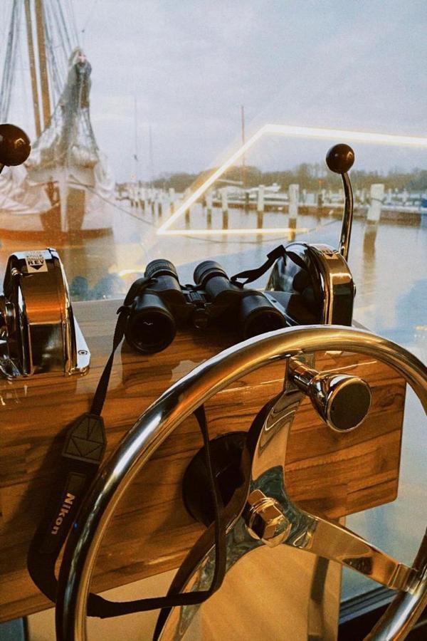 Hausboot Mit Traumlage In Luebeck-Travemuende Hotel Exterior photo